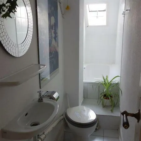 Schone Altbauwohnung Mit Balkon * Wiesbaden